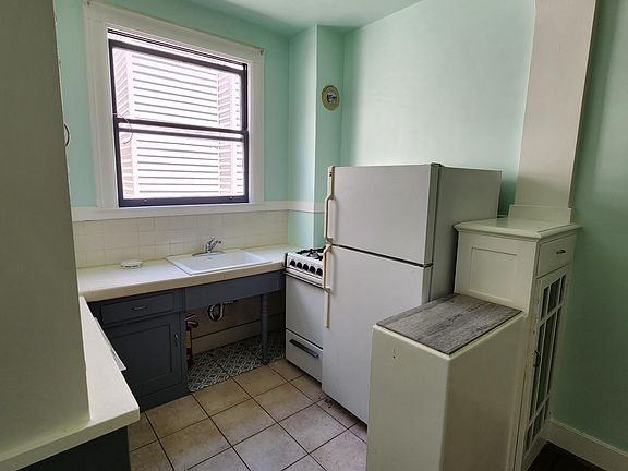 3rd image of 1275 8th Ave APT 203