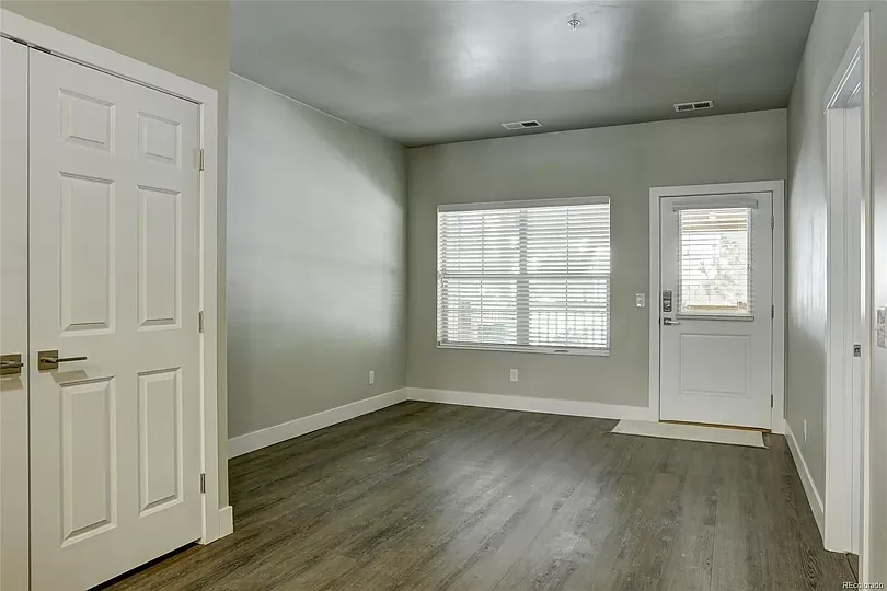 2 bed, 768 sqft, $1,745 — Photo 3