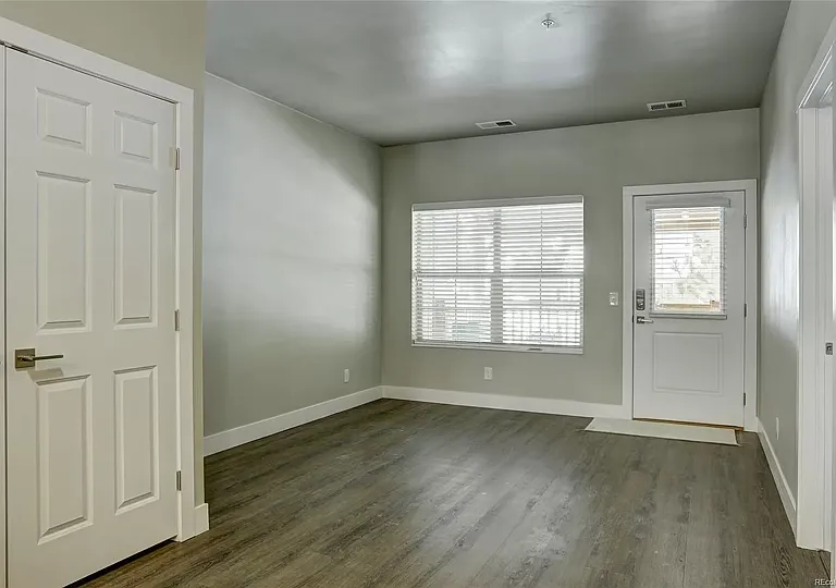 1399 Griffith St #4 — Photo 5
