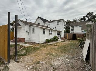 2210 Clementine St, Houston, TX 77020