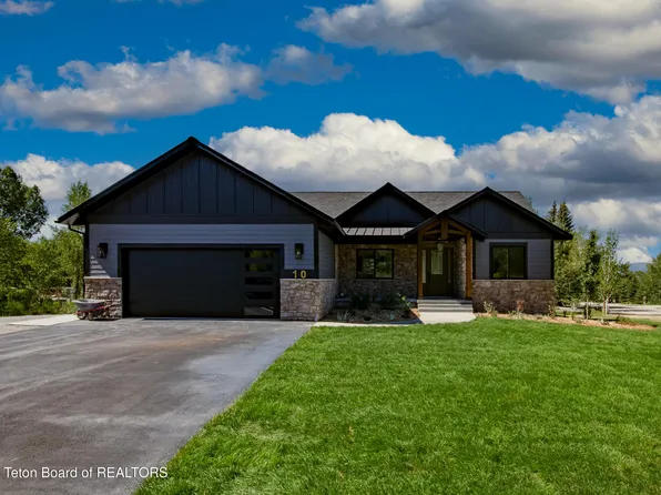 10 Porto Rd, Thayne, WY 83127