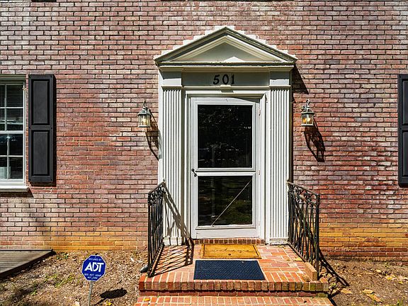2nd image of 501 North St