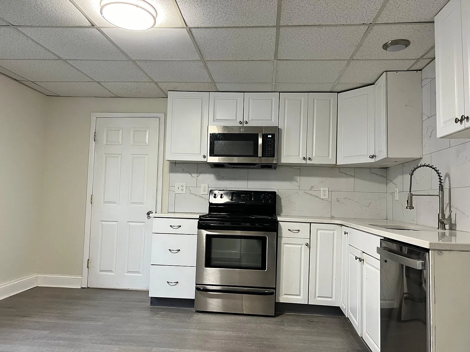 4224 Post Rd — Photo 4
