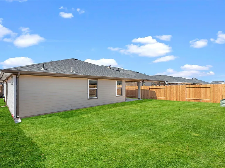 3335 Silverton Dr — Photo 35
