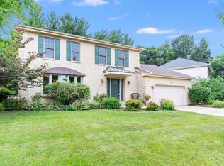 2315 Ridgewood Rd, Lisle, IL 60532
