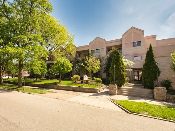640 5th St APT 308, Oakmont, PA 15139
