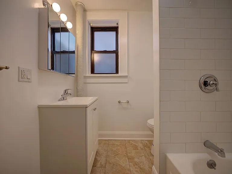 540 Park Ave — Photo 5