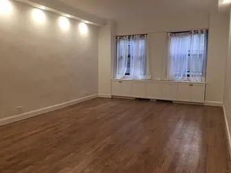 Rented by R New York