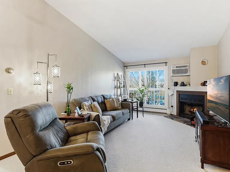 3850 Plymouth Blvd #323 — Photo 3