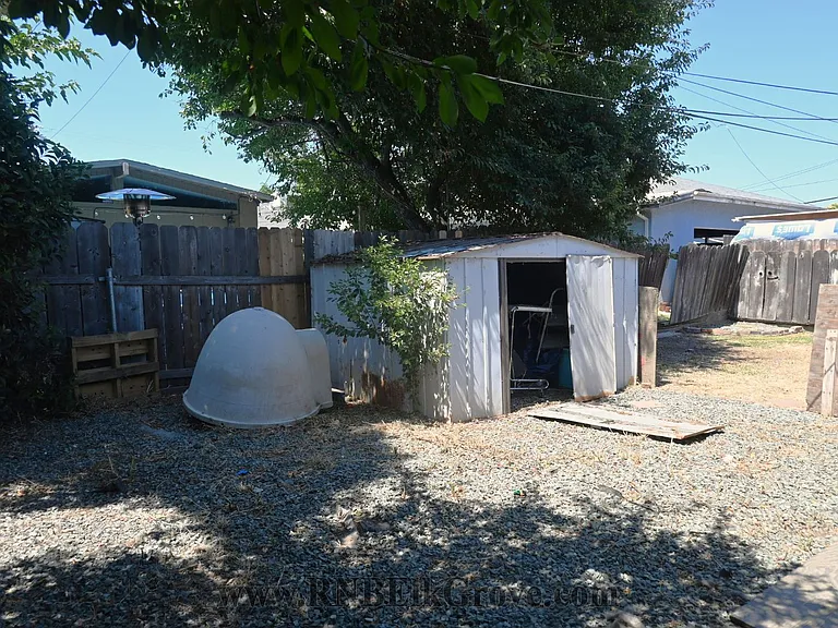 2271 E Church St — Photo 24