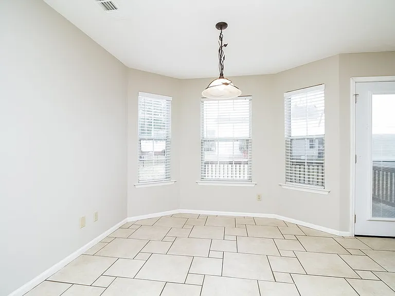 300 Stafford Ct — Photo 3