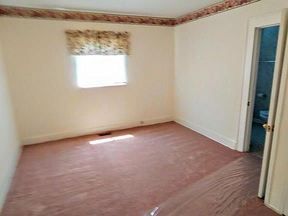 5th image of 868 Anaconda Ave