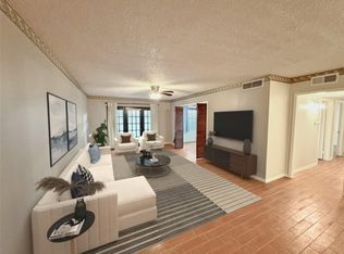 2700 Bellefontaine St APT B8, Houston, TX 77025