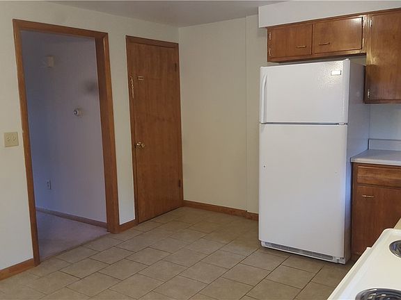 4th image of 312 Cayuga St