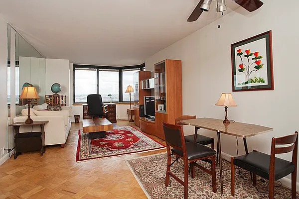 Rented by RHI Group | media 13