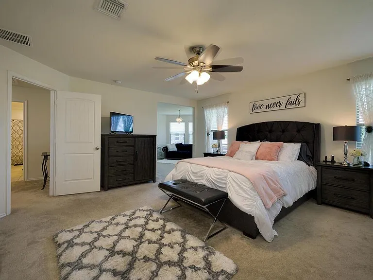 1304 Decatur Ct — Photo 17