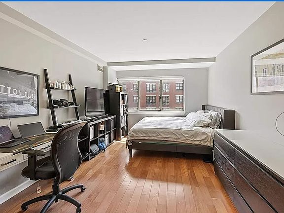 5th image of 1400 5th Ave APT 5C