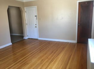 1047 S 32nd St APT 4, Omaha, NE 68105