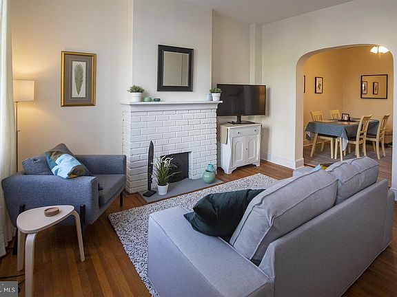 3rd image of 3362 Frederick St