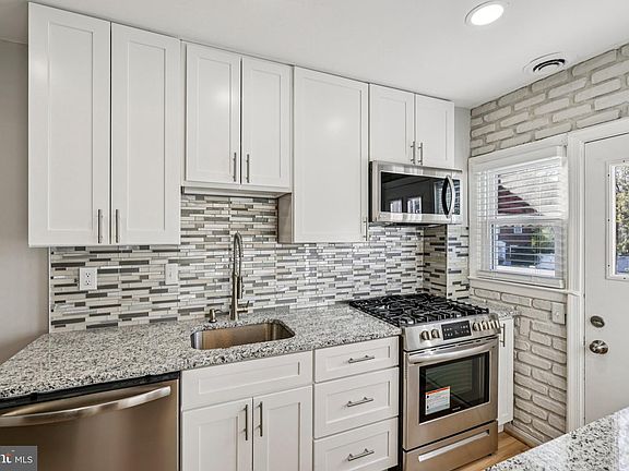5th image of 4546 Mountview Rd