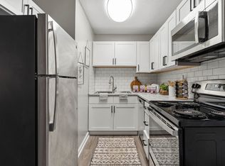 4825 Commercial Plaza St #4B, Winston Salem, NC 27104
