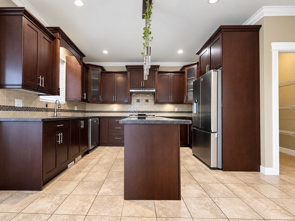 5 bedroom rental in Surrey — photo 19