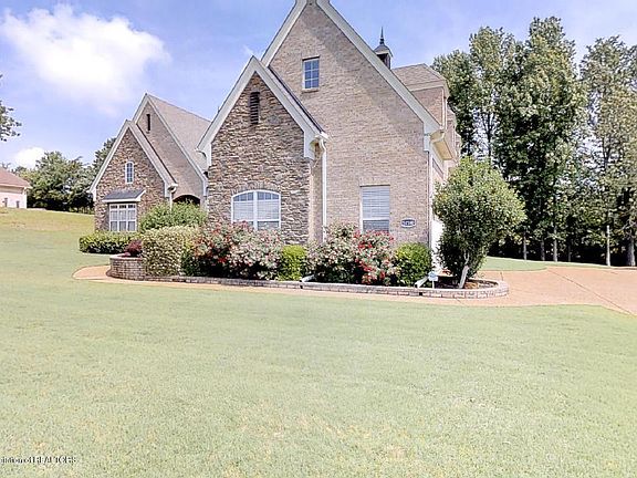 3rd image of 14180 Strafford Ln