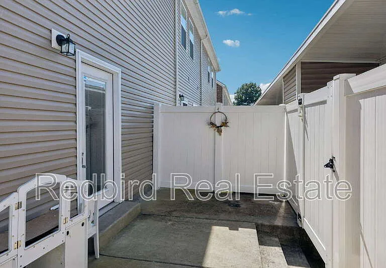 248 Rowlette Cir — Photo 25