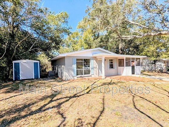 3rd image of 1017 Webster Dr