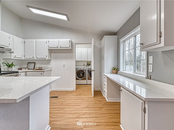 4th image of 12315 Kapowsin Highlands Dr E