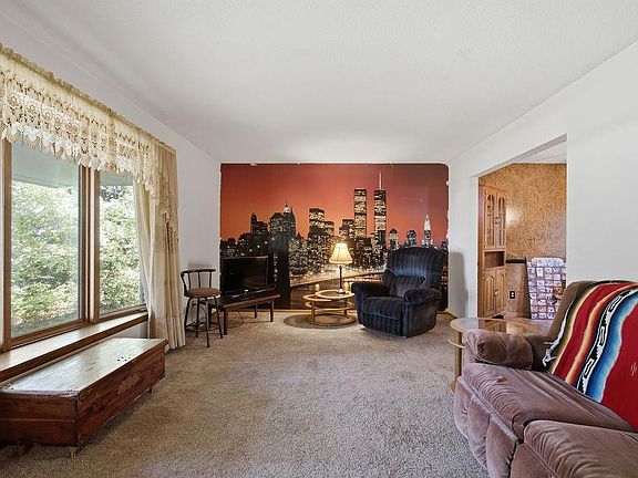 4th image of 2814 Crosstown Blvd NE