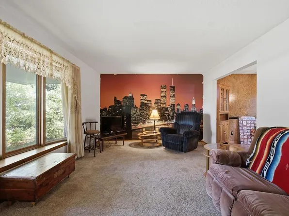 2814 Crosstown Blvd NE, Ham Lake, MN 55304