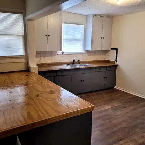 2077 Morehouse Rd — Photo 3