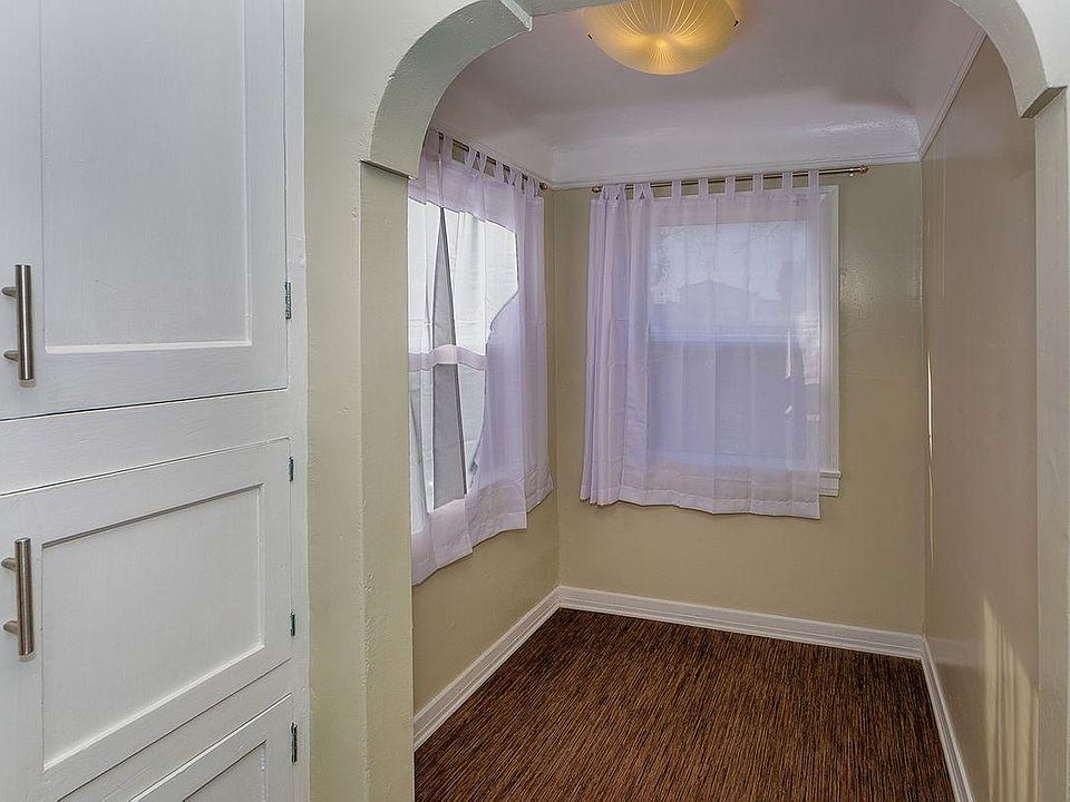 1st image of 2900 Edgehill Dr #1/2