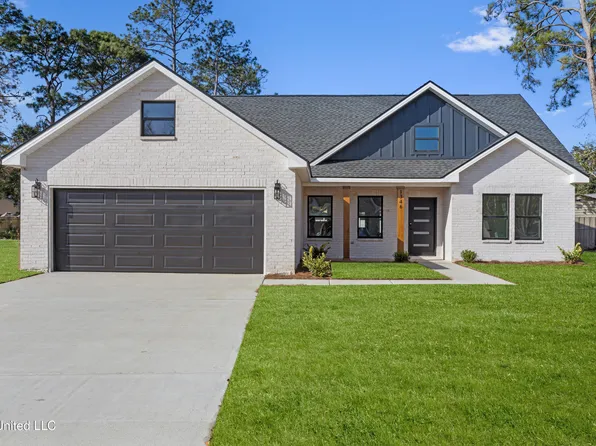 2608 N 8th St, Ocean Springs, MS 39564