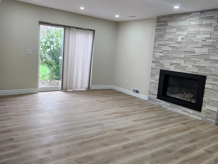 464 Thorndale Dr #BASEMENT — Photo 10