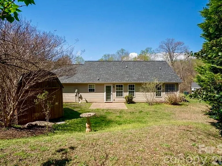 122 Addison Pl — Photo 8