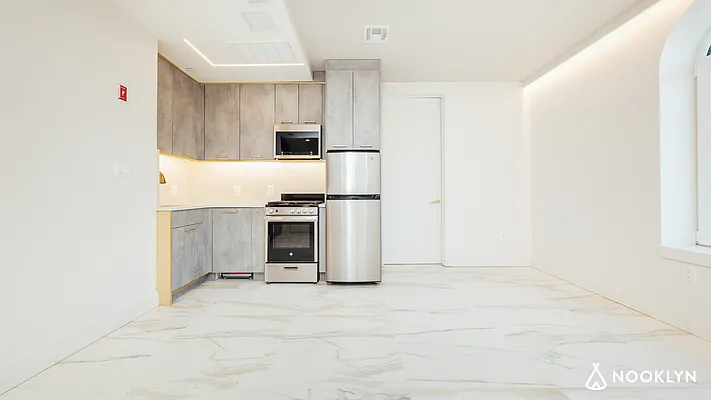 Rented by Nooklyn NYC LLC | media 50