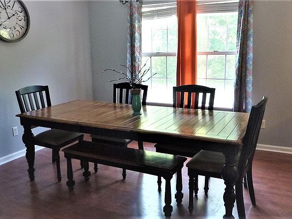 4th image of 428 Fox Harbour Dr