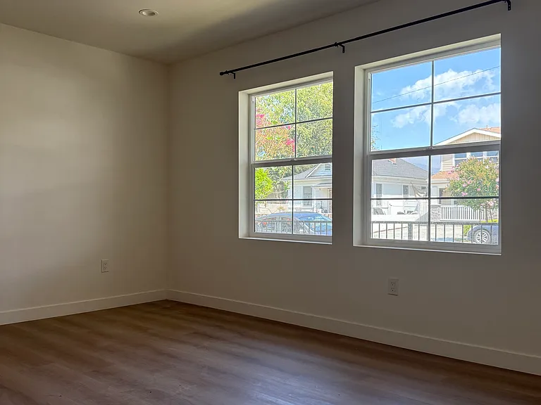 132 W Center St — Photo 10