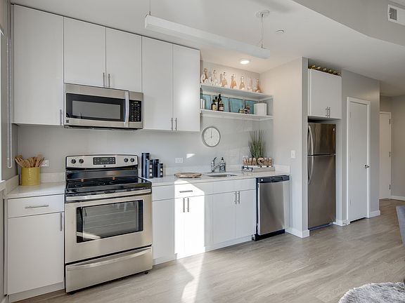 4th image of 500 Park Ave #500-301