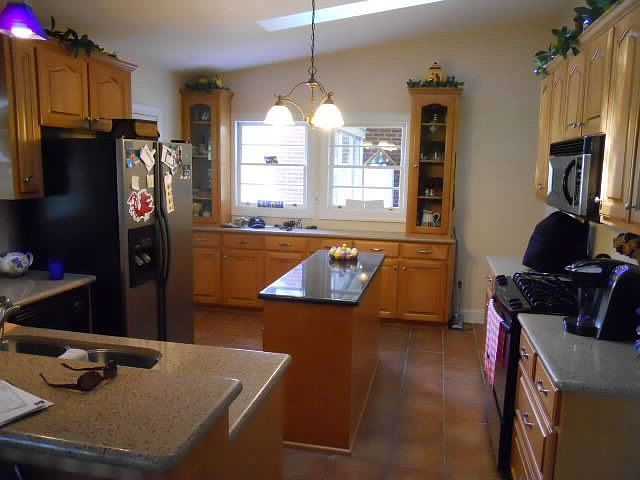 2nd image of 105 S Greenwood Ave