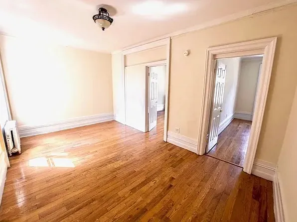 520 West 184th Street image 1 of 8