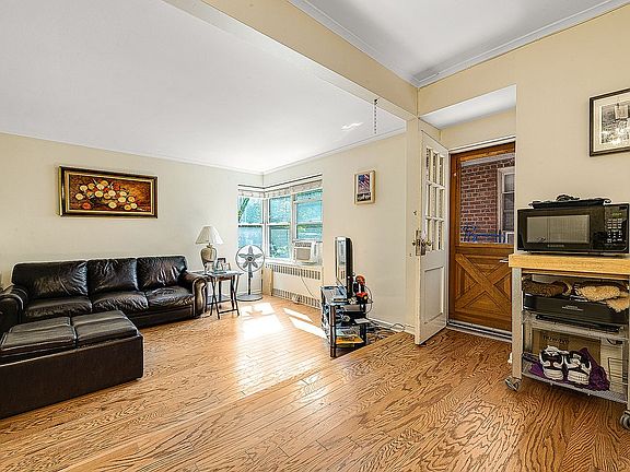 5th image of 67-38 108th St APT B22