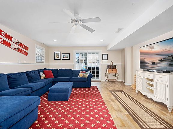 4th image of 125 56th St #West
