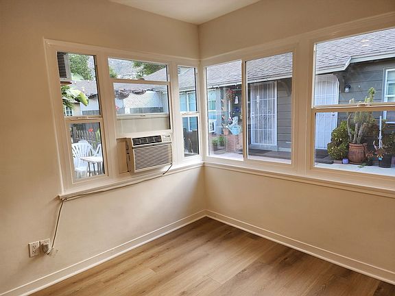 3rd image of 416-418 W Stocker St #418E