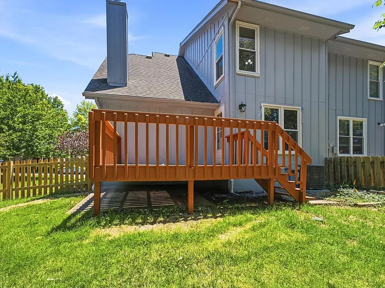 11804 Oakmont St — Photo 31
