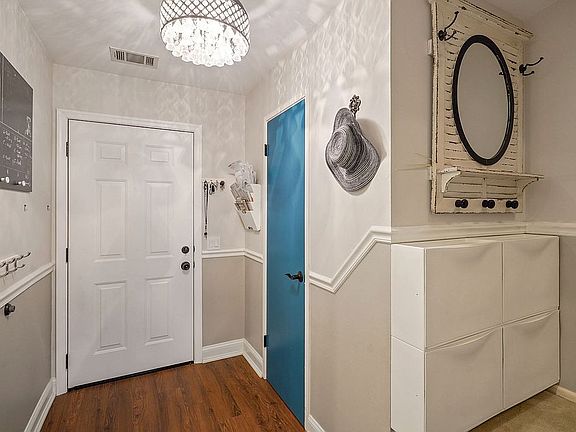 4th image of 2604 Glengyle Dr #120