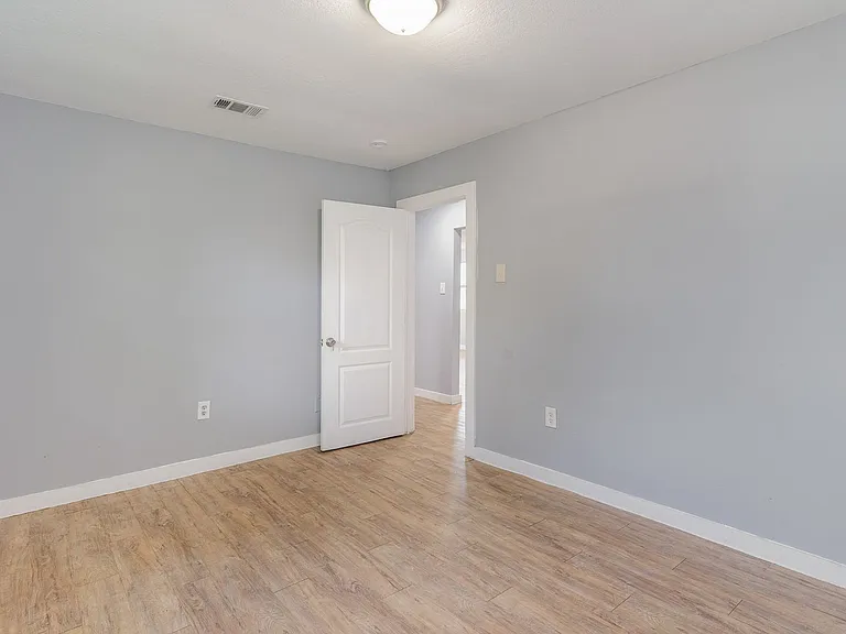 4621 Owenwood Ave — Photo 11