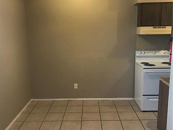 4th image of 2805 Cypress Bend Cir APT C